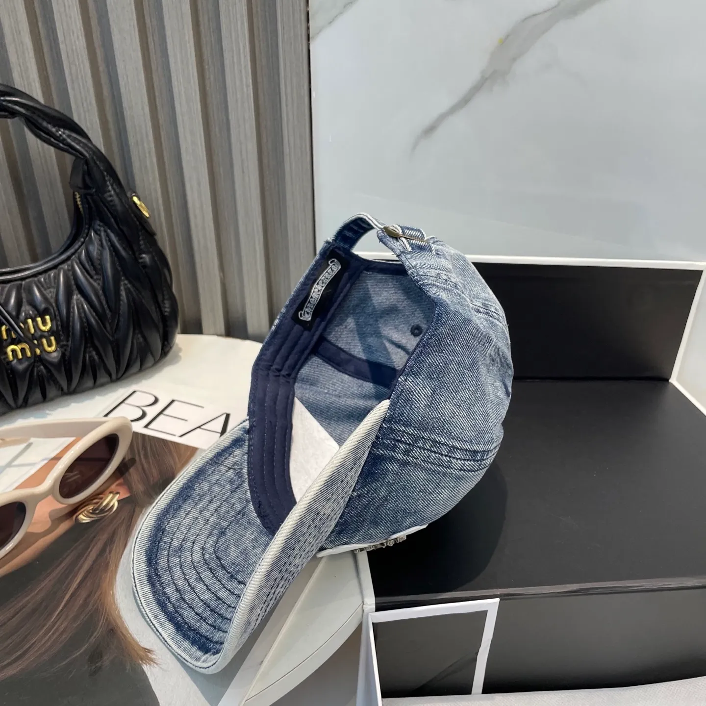 P76 Crow Heart 🆕🆕25 new baseball cap, stylish and classic cross logo, casual with a cool feeling, unisex style, same style for men and women! Very easy to match! Head circumference: 56-58cm is available
